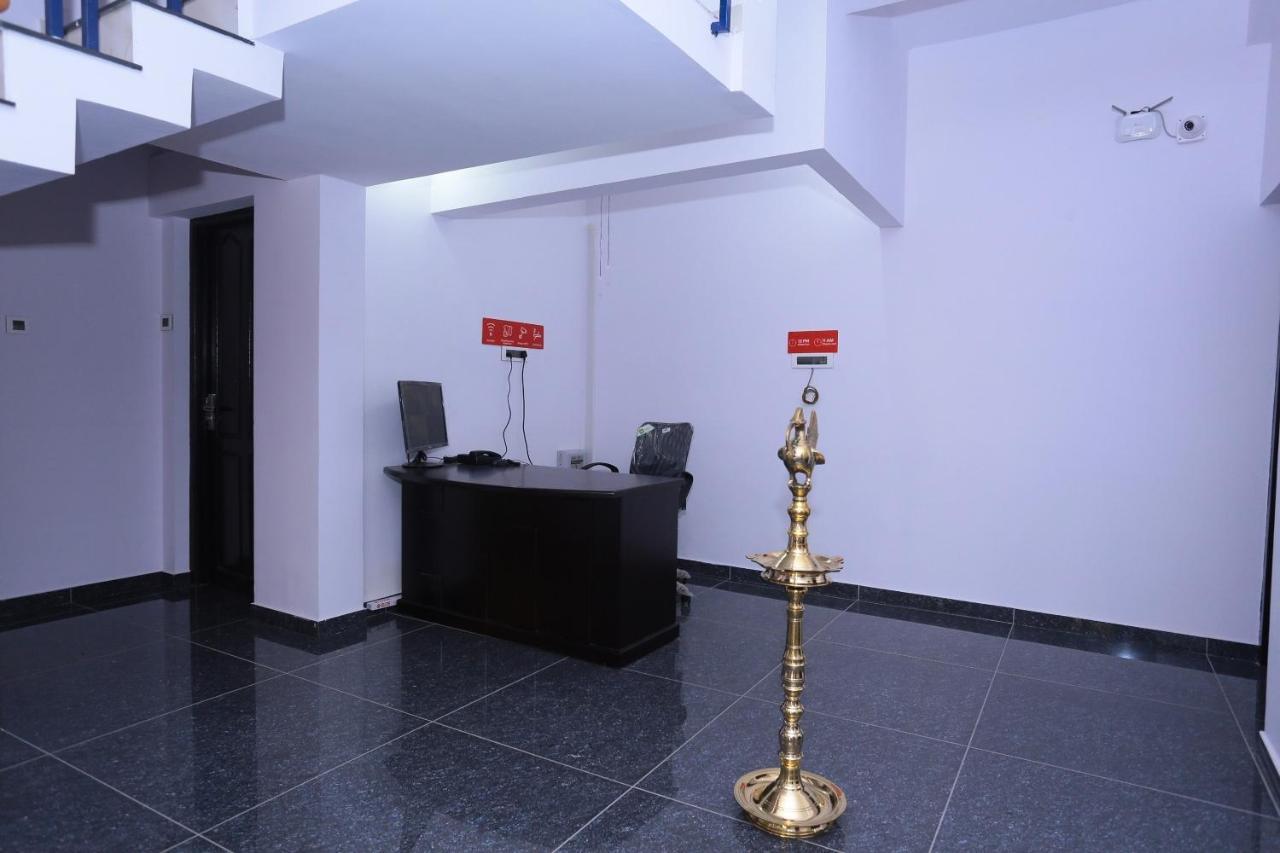 Oyo 26697 United Residency Hotel Kazhakuttam Eksteriør billede